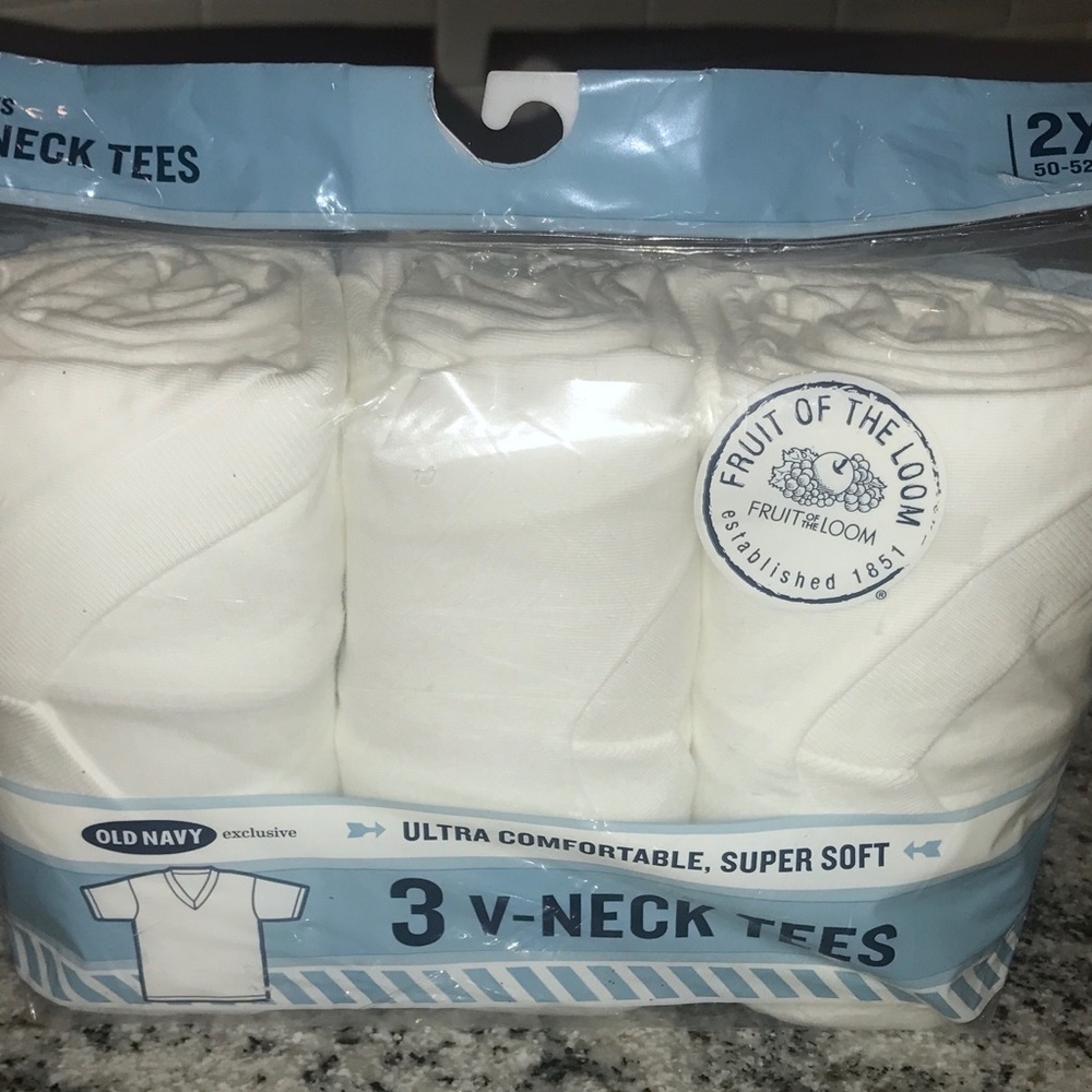 NWT 3 Pack Men's Old Navy V-neck Tees 2XL